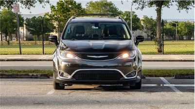 tip 4 Front view of black Chrysler