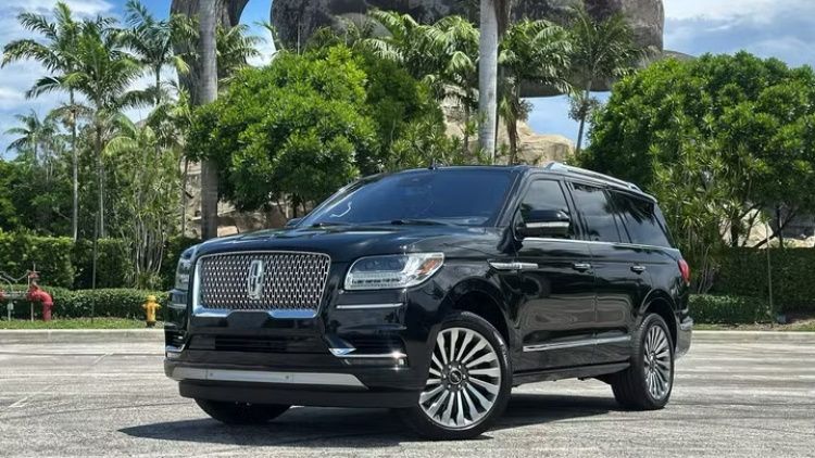 Lincoln Navigator rental on Turo