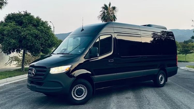 Mercedes-Benz Sprinter 2025