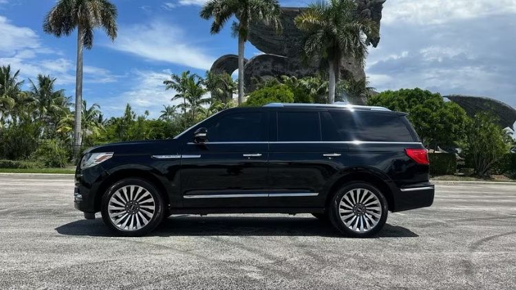 Lincoln Navigator rental on Turo