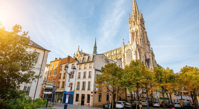 Location d'une voiture à la Gare SNCF de Nancy Ville sur Turo