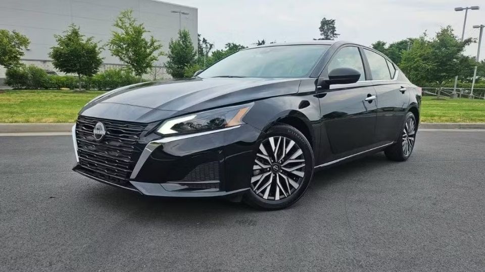 Nissan Altima 2025 car rental Maryville, TN