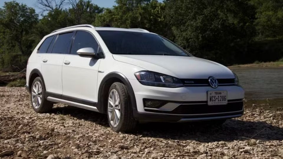 Volkswagen Golf Alltrack car rental in Johnson City on Turo