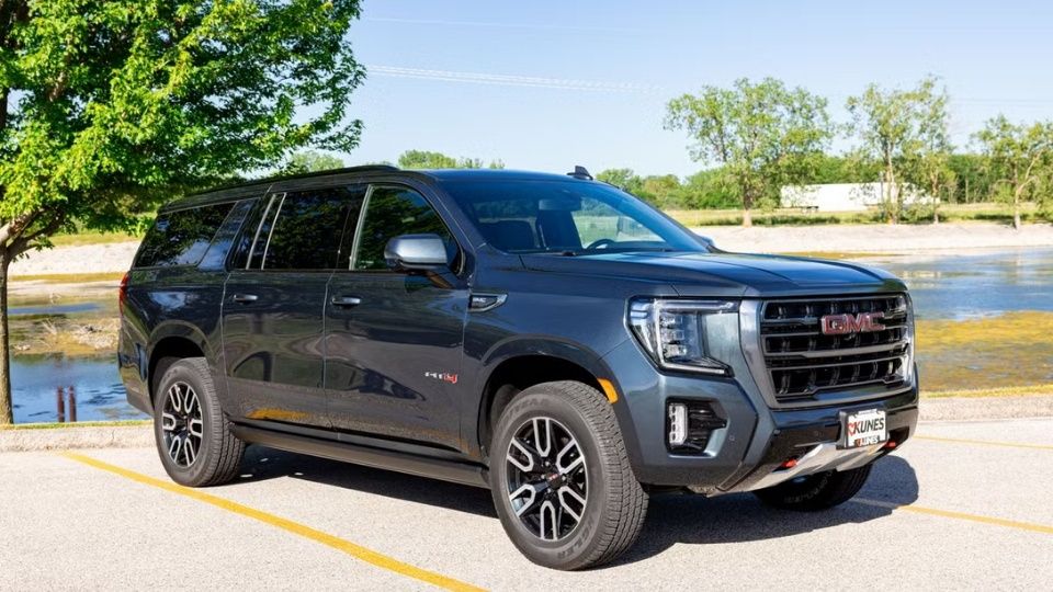 GMC Yukon car rental in Iowa City on Turo