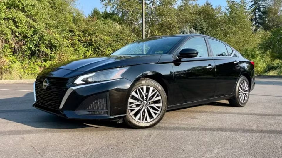 Nissan Altima 2023 car rental in Sebring on Turo
