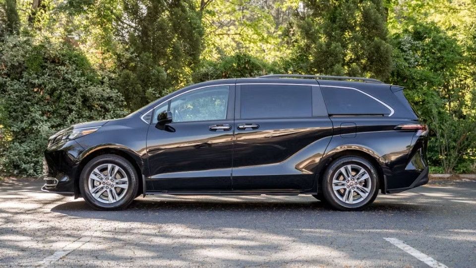 Toyota Sienna car rental in Williamsburg on Turo