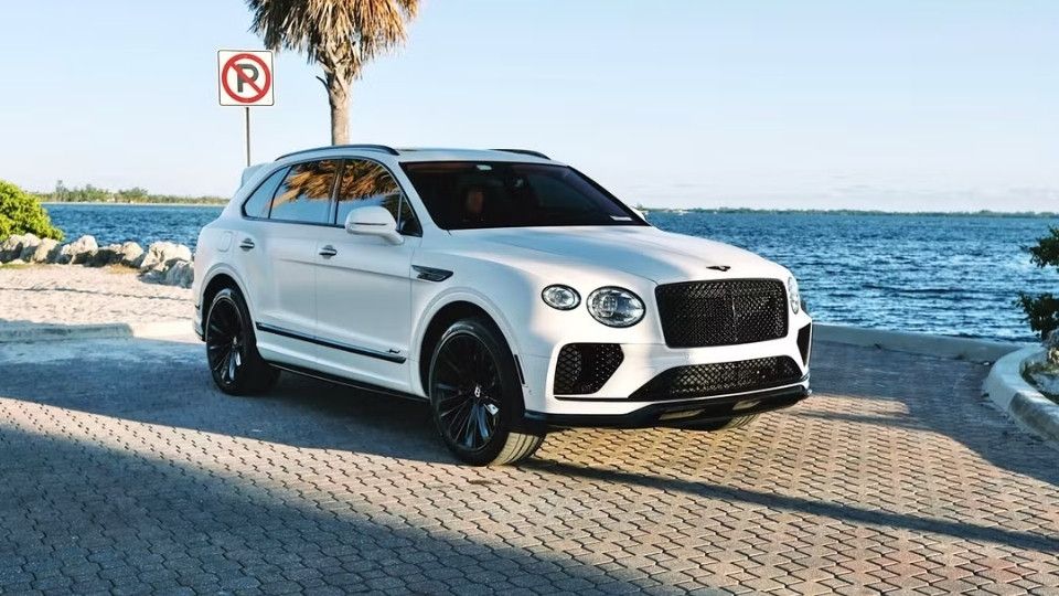Bentley Bentayga Luxury car rental Jamaica, NY