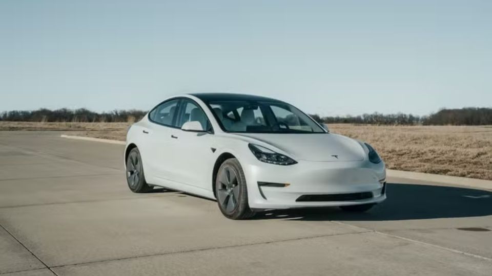 Tesla Model 3 2023 car rental in Gallatin on Turo