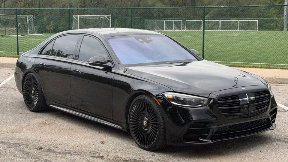 Mercedes-Benz S-Class rental in Kansas City, KS on Turo