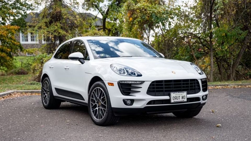 Porsche Macan rental in Philadelphia on Turo