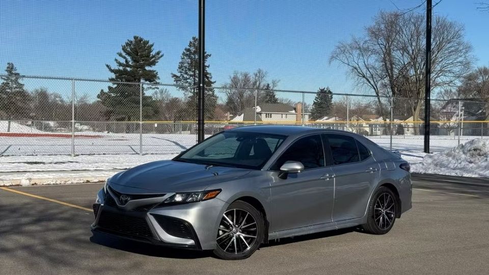 Toyota Camry car rental in Evanston on Turo