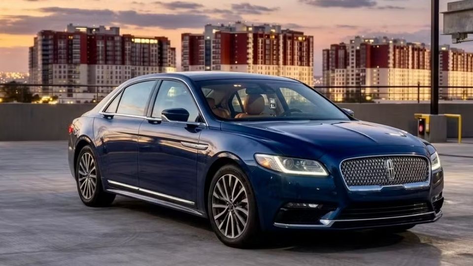 Lincoln Continental rental in United States on Turo