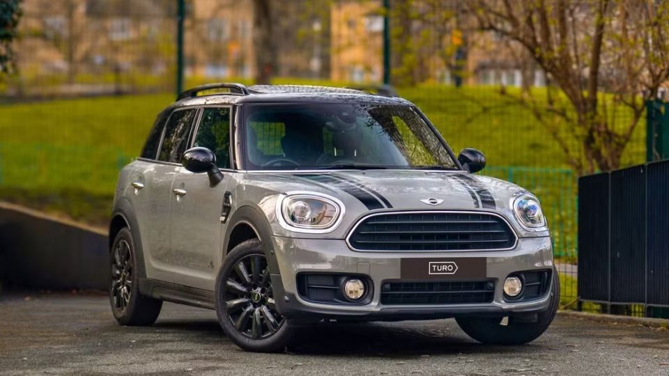 MINI Countryman car rental in Peterborough on Turo
