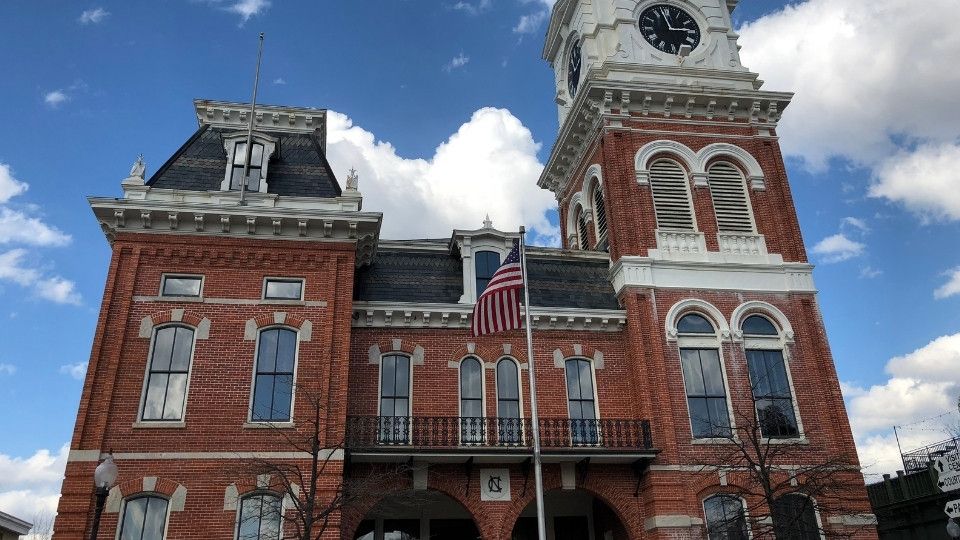 Newton County Courthouse in Covington Square, Covington, Georgia 2x