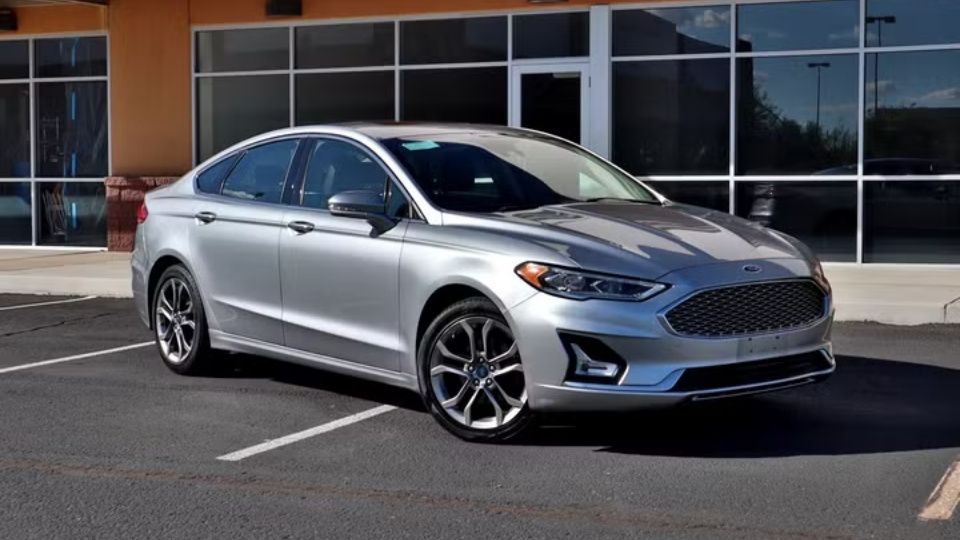 Ford Fusion Hybrid car rental in Kingman on Turo