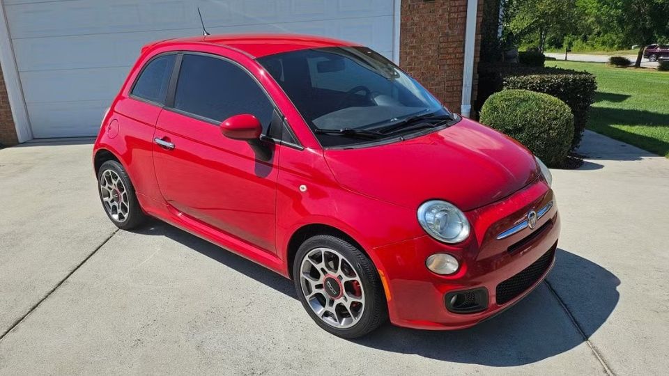 FIAT 500 car rental in Warner Robins on Turo