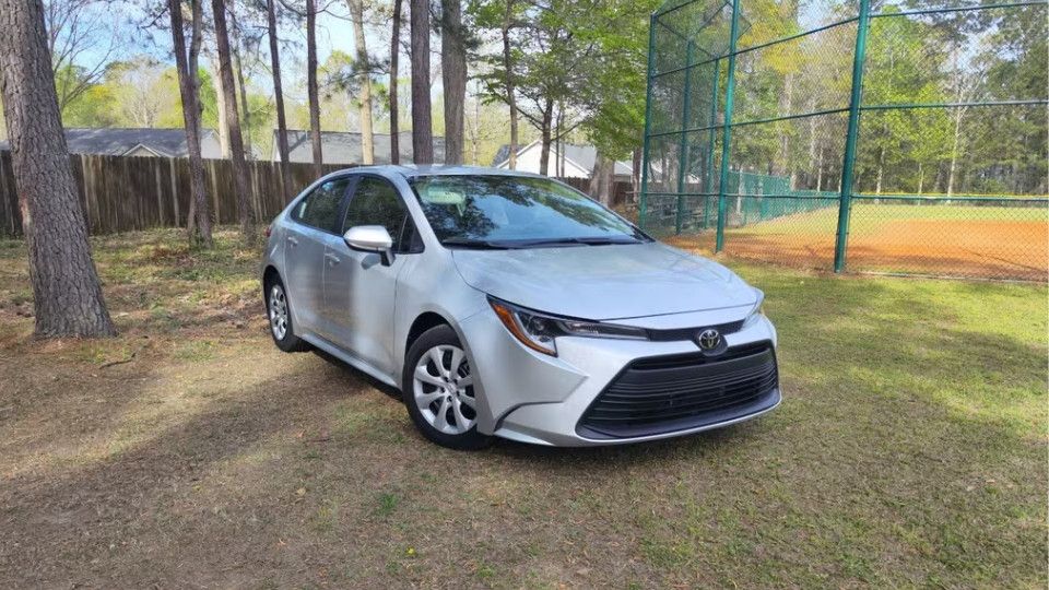 Toyota Corolla car rental in Summerville on Turo