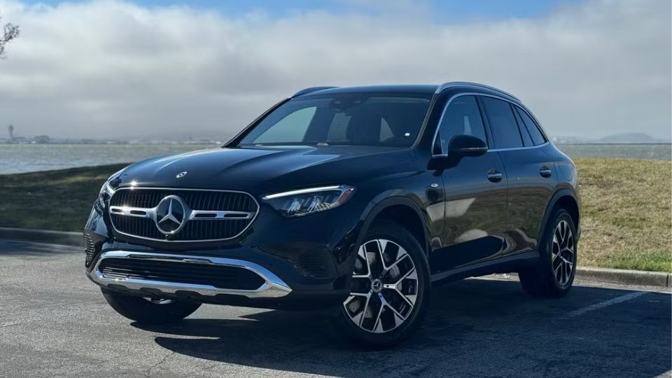 Mercedes Benz car rental in Yakimav on Turo