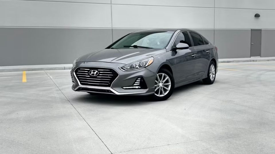 Hyundai Sonata car rental in Overland Park on Turo