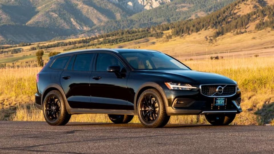 Volvo V60 rental in United States on Turo