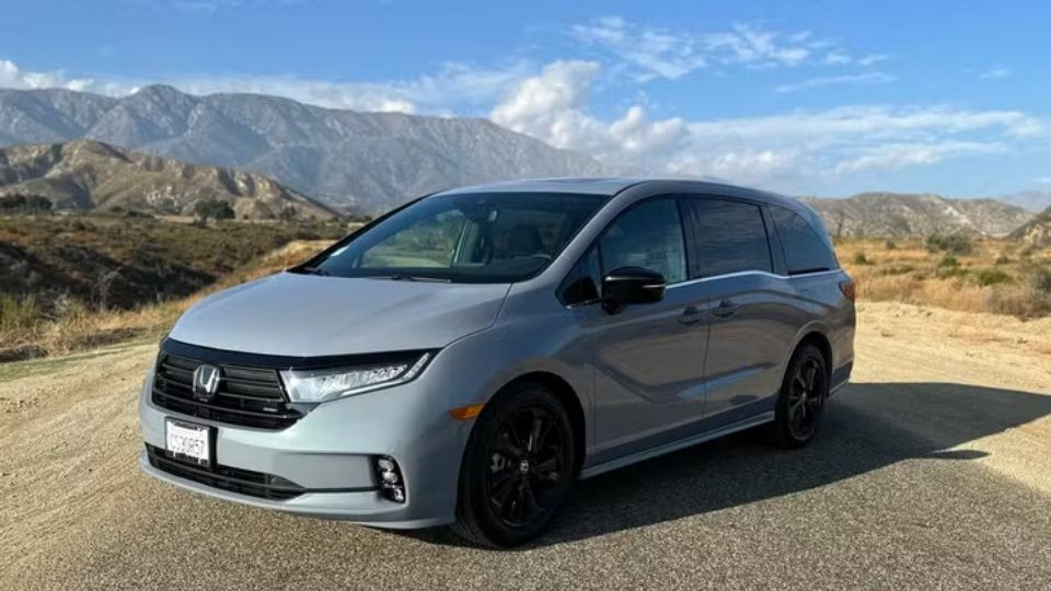 Honda Odyssey car rental in La Quinta on Turo