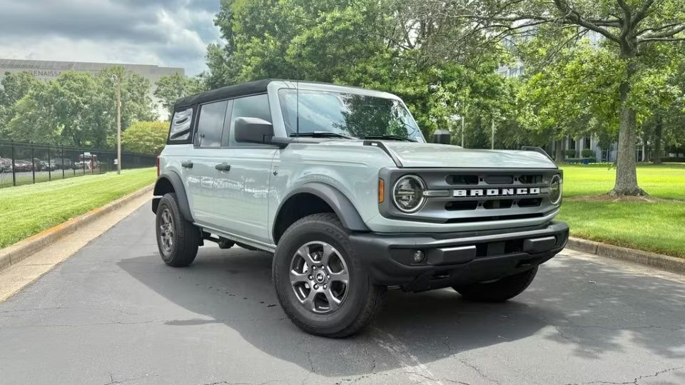 Ford Bronco car rental in Newnan on Turo