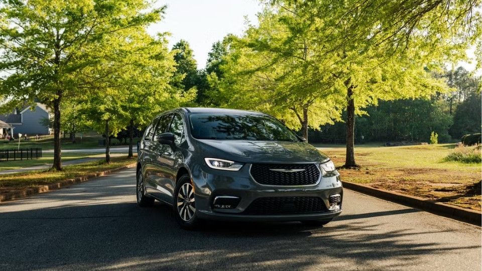 Chrysler Pacifica car rental in Greenwood on Turo