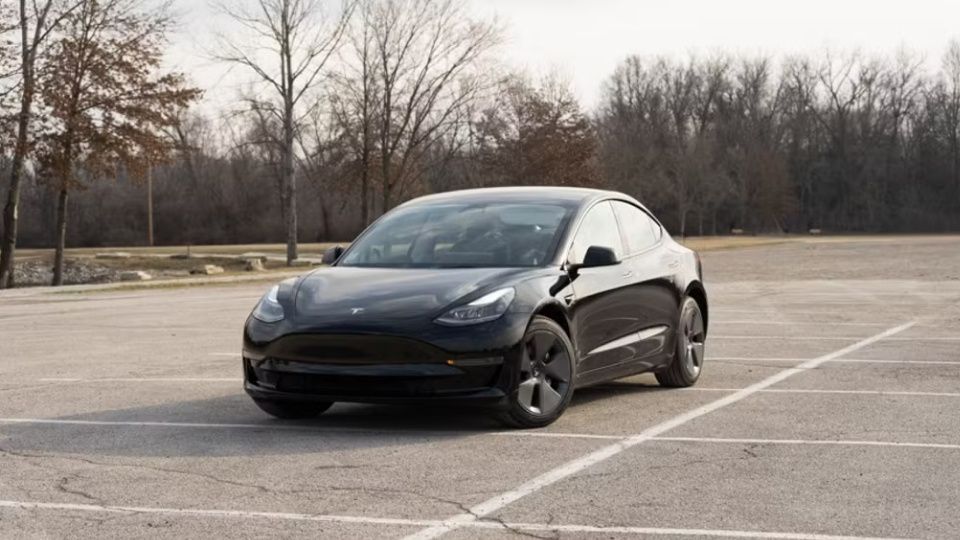 Tesla Model 3 car rental in Jefferson City on Turo