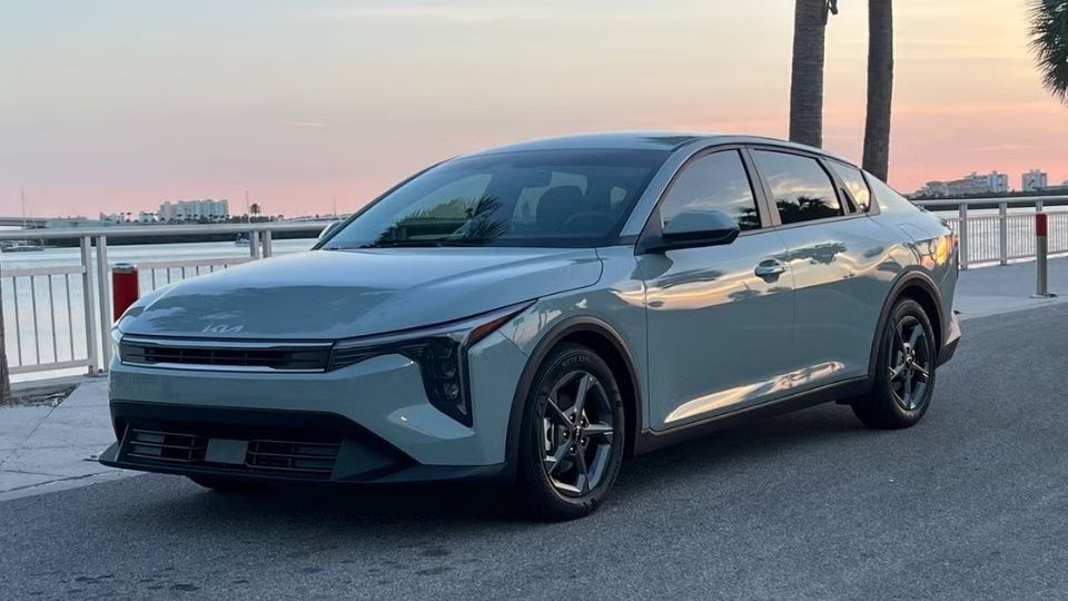 Kia K4 car rental in Sebring on Turo