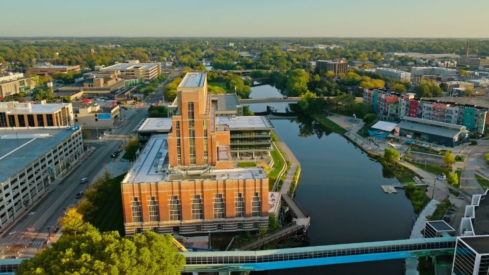 Lansing, MI