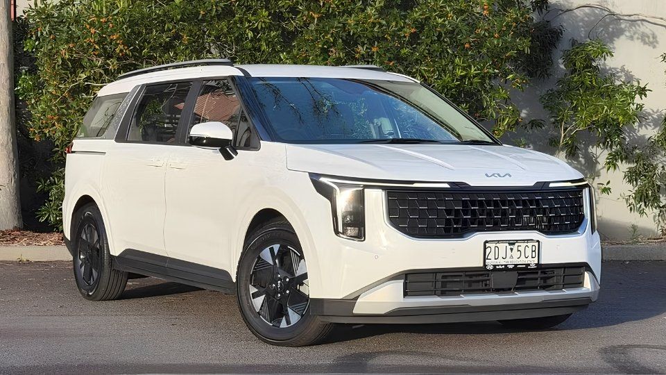 Kia CARNIVAL minivan rental in Australia on Turo