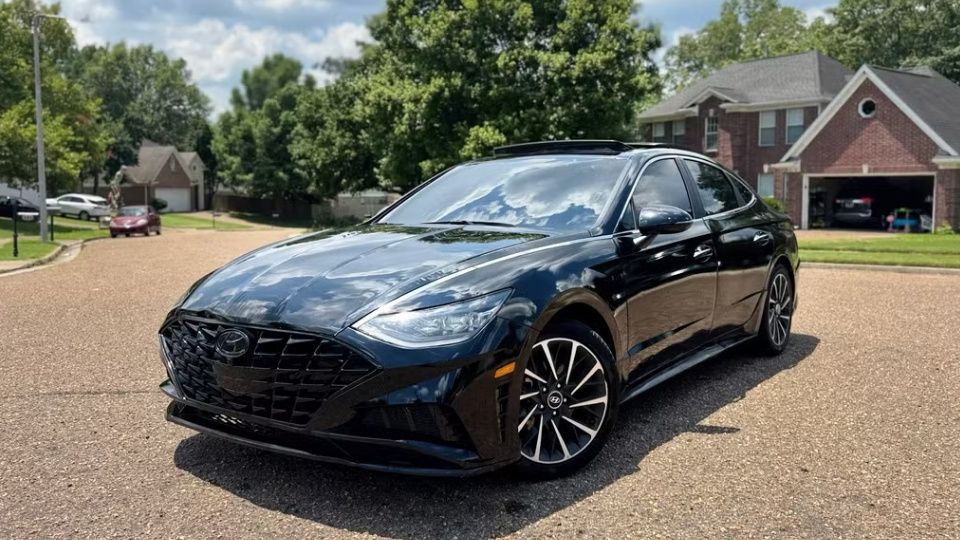 Hyundai Sonata car rental in Southaven on Turo