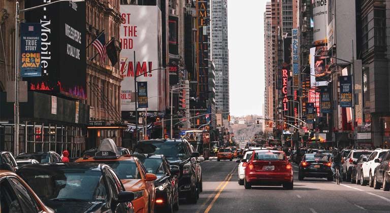 Trafic aux heures de pointe dans le centre de Manhattan