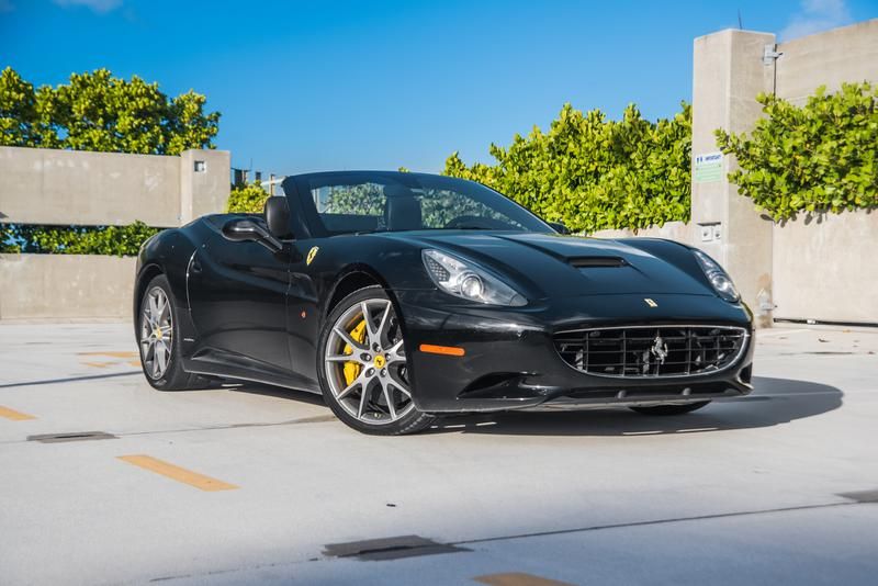 Ferrari California rental image