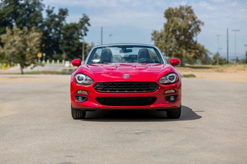 Fiat 124 Spider rental image