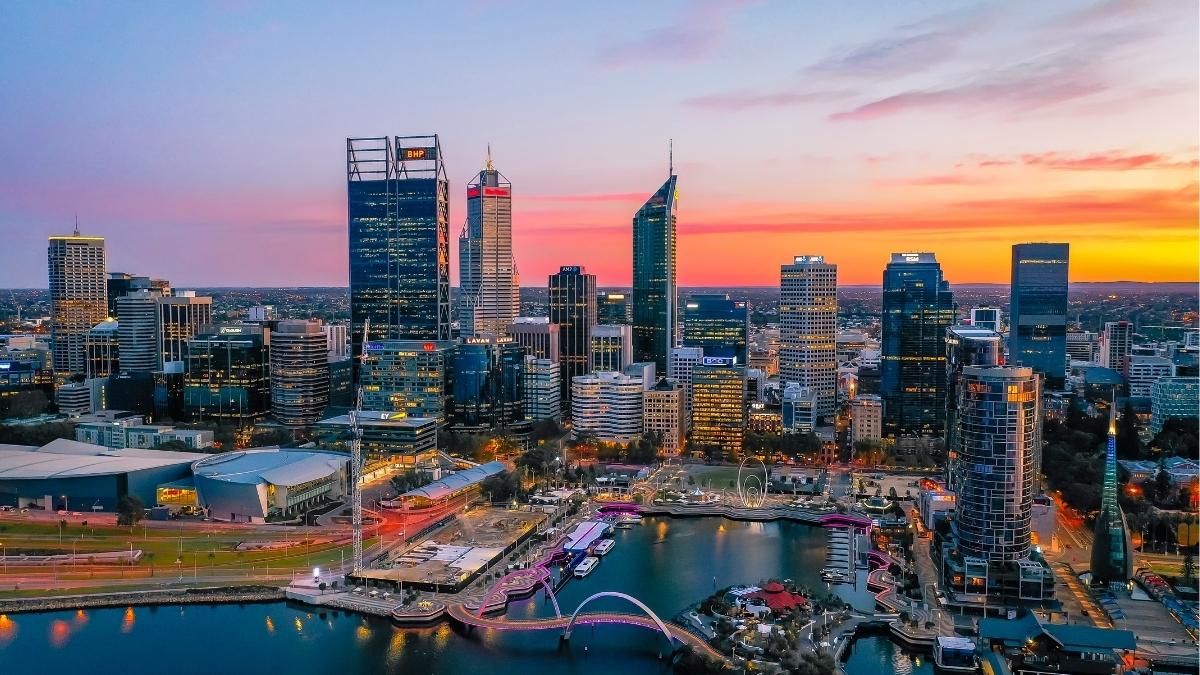 A photograph of the Melbourne CBD, a popular Melbourne car rental pickup location.