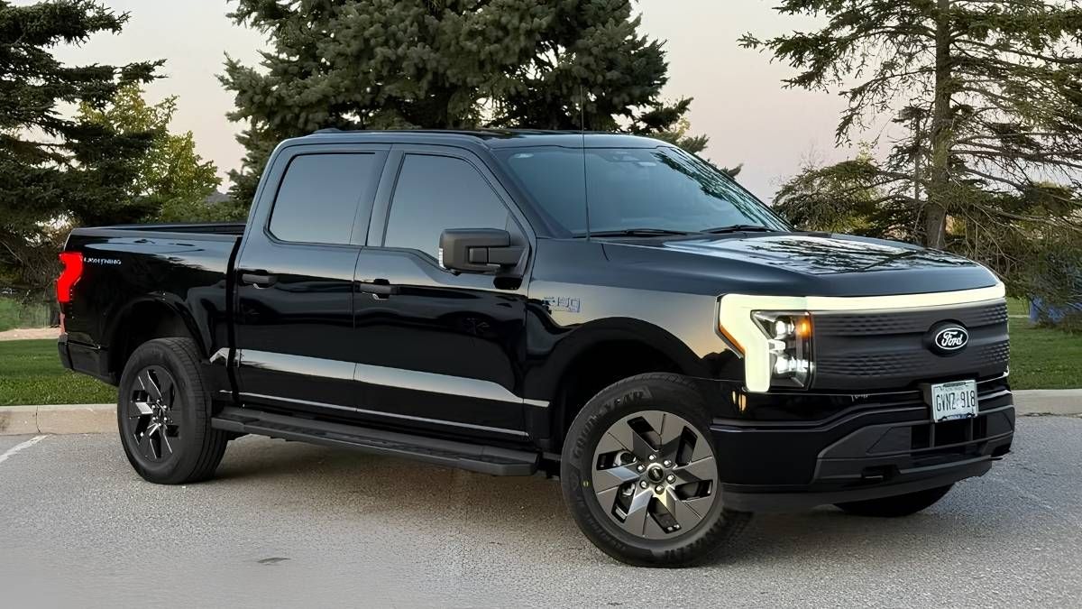 Ford F-150 Lightning truck rental in Canada on Turo