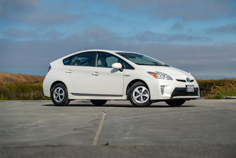 Toyota Prius v rental image