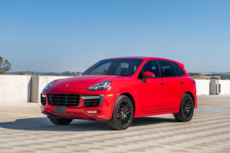 Porsche Cayenne rental image
