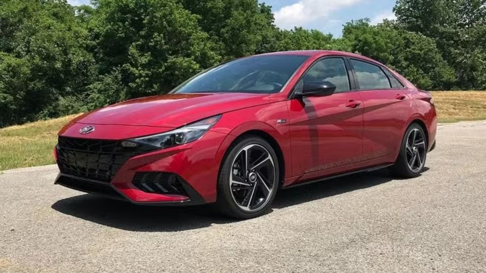 Hyundai Elantra 2022 car rental Winnipeg, MB