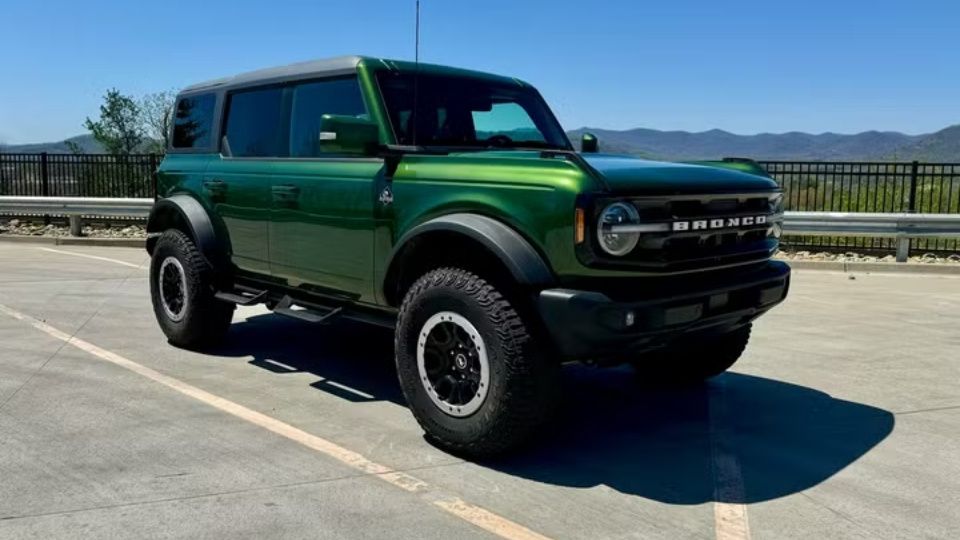 Ford Bronco car rental in Bogota on Turo