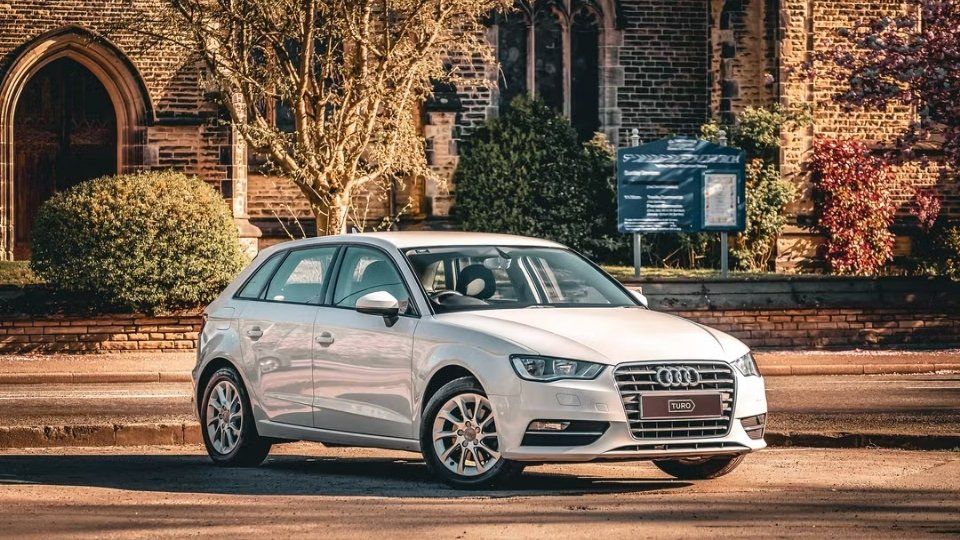 Rolls-Royce Dawn rental alternative on Turo