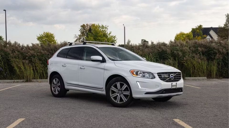 Volvo XC60 SUV car rental in Markham on Turo