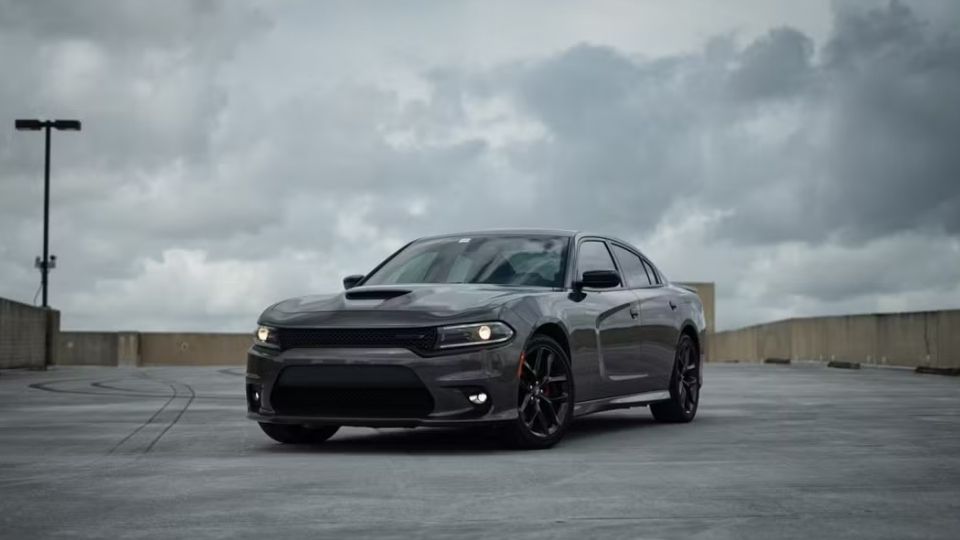 Dodge Charger car rental in Leesburg on Turo