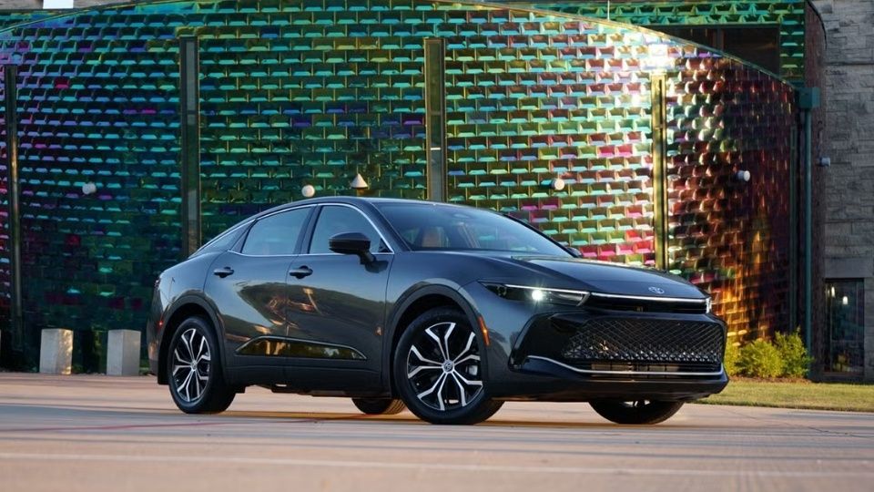 Toyota Crown car rental at Dallas Love Field Airport on Turo