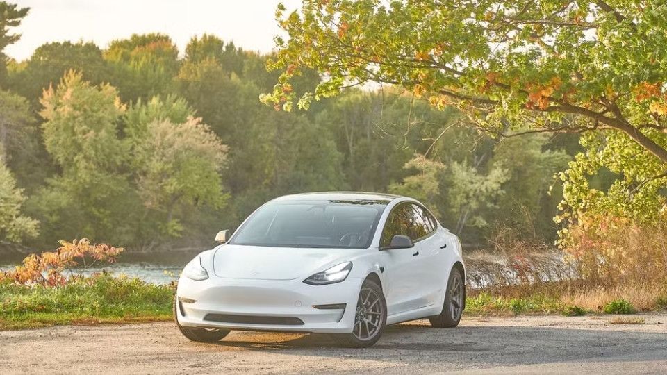 Tesla Model 3 car rental Ottawa Macdonald-Cartier International Airport