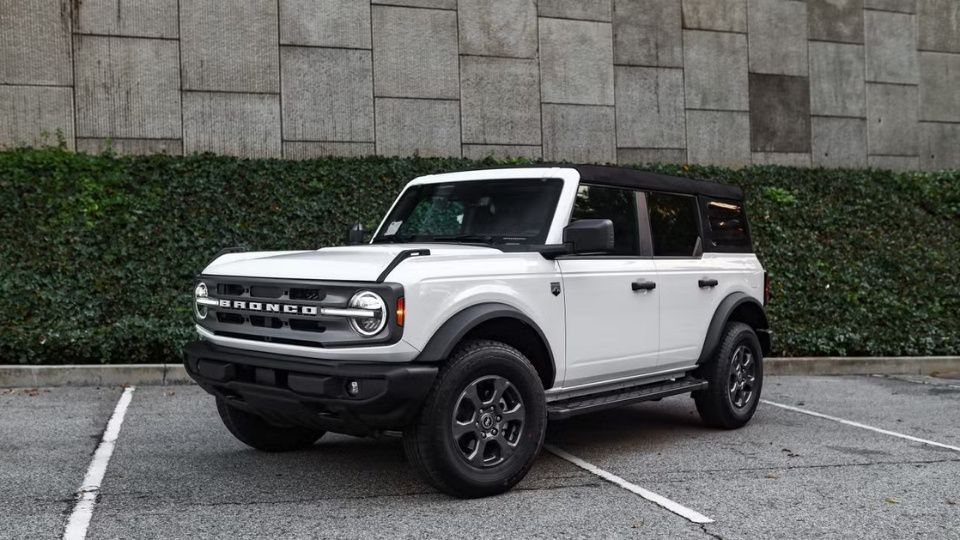 Ford Bronco car rental in Santa Clarita on Turo
