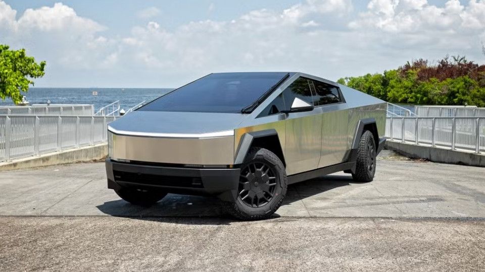Tesla Cybertruck car rental at Sarasota-Bradenton International Airport on Turo