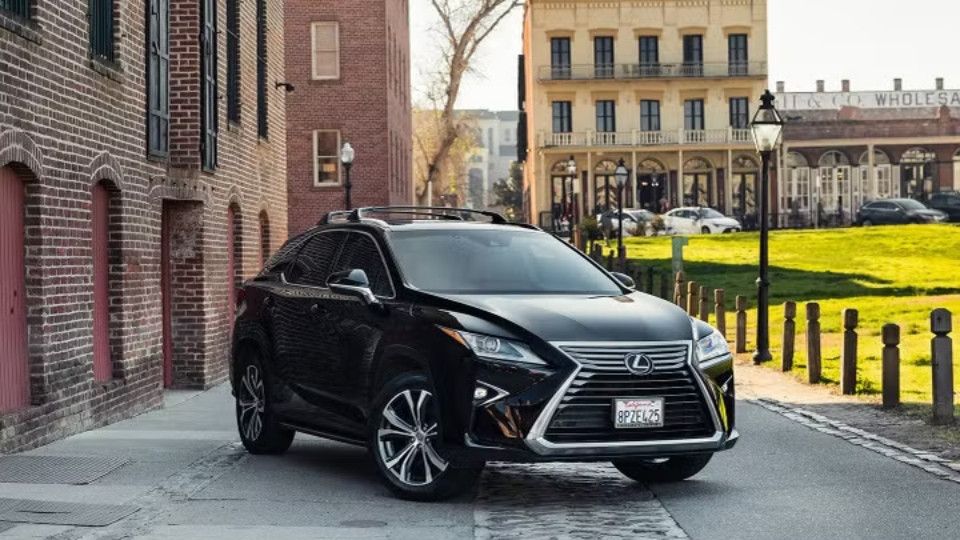 Lexus RX car rental at Sacramento International Airport on Turo