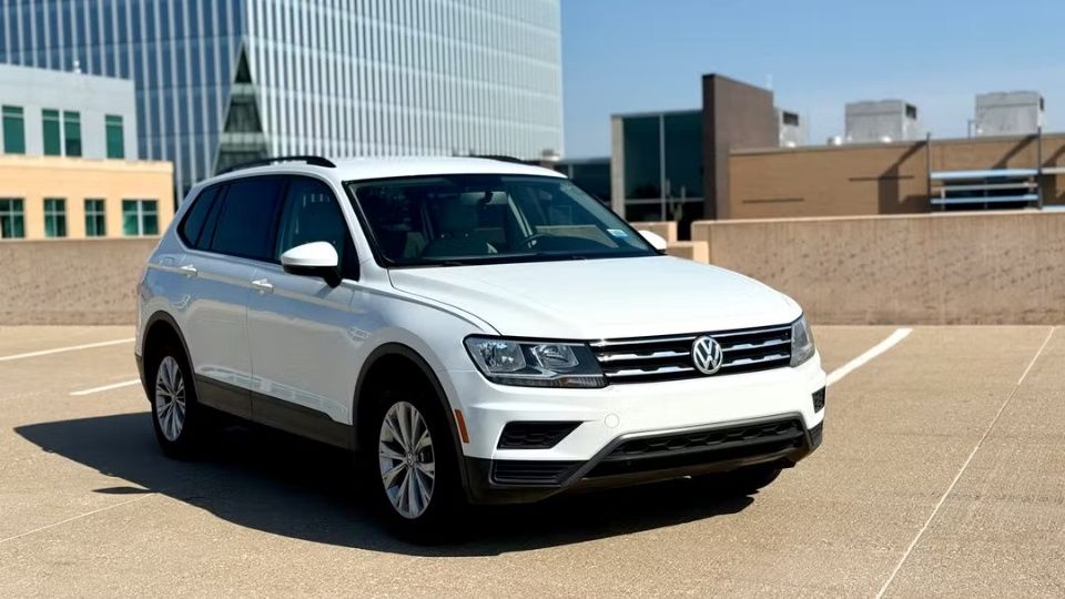 Volkswagen Tiguan car rental in Omaha on Turo